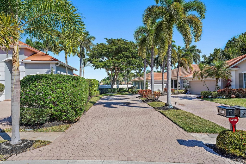Photo 2 — 8384 Heritage Club Dr, West Palm Beach, FL 33412