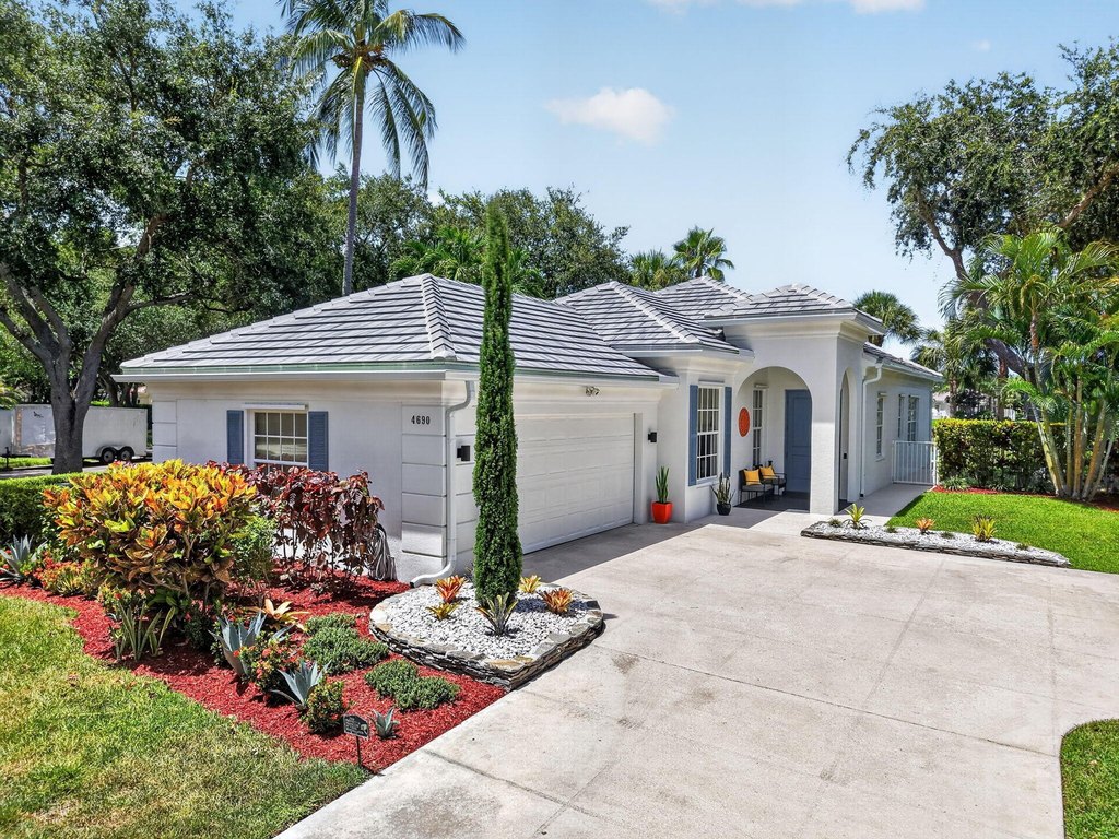 Photo 2 — 4690 Hammock Cir, Delray Beach, FL 33445