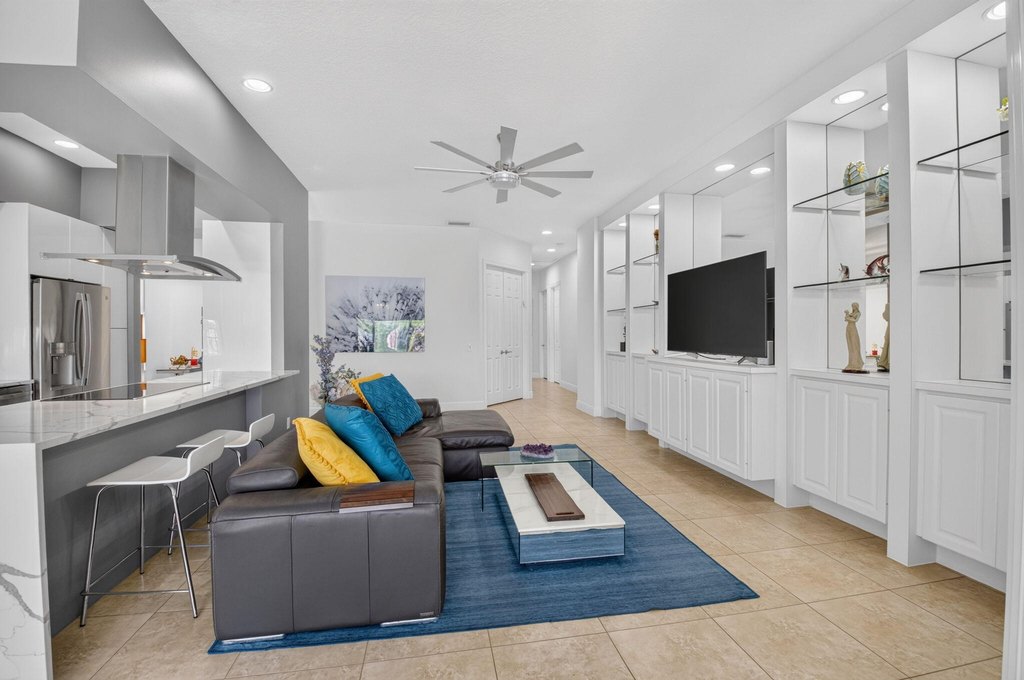 Photo 11 — 4690 Hammock Cir, Delray Beach, FL 33445