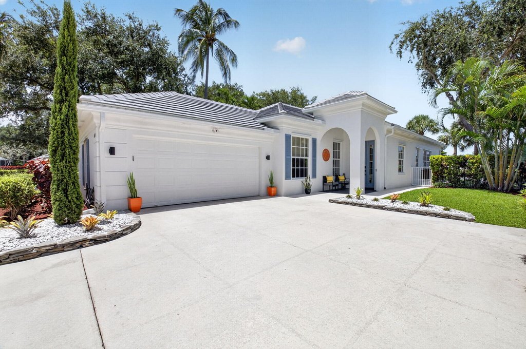 Photo 3 — 4690 Hammock Cir, Delray Beach, FL 33445