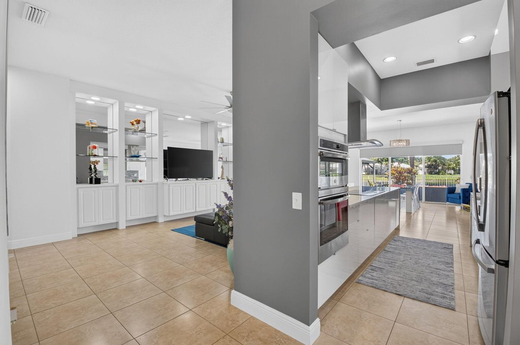Photo 16 — 4690 Hammock Cir, Delray Beach, FL 33445