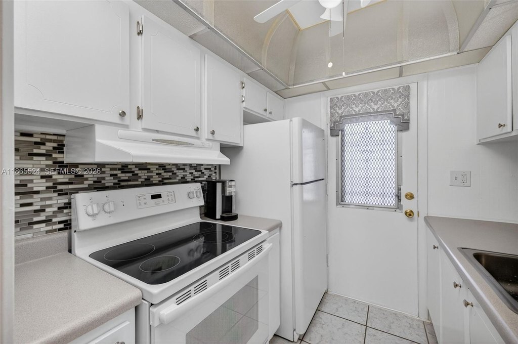 Photo 12 — 16901 NE 13th Ave Apt 210, Miami, FL 33162