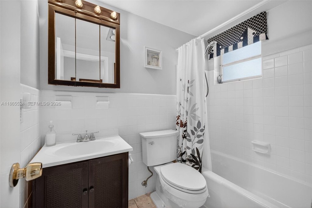 Photo 33 — 16901 NE 13th Ave Apt 210, Miami, FL 33162
