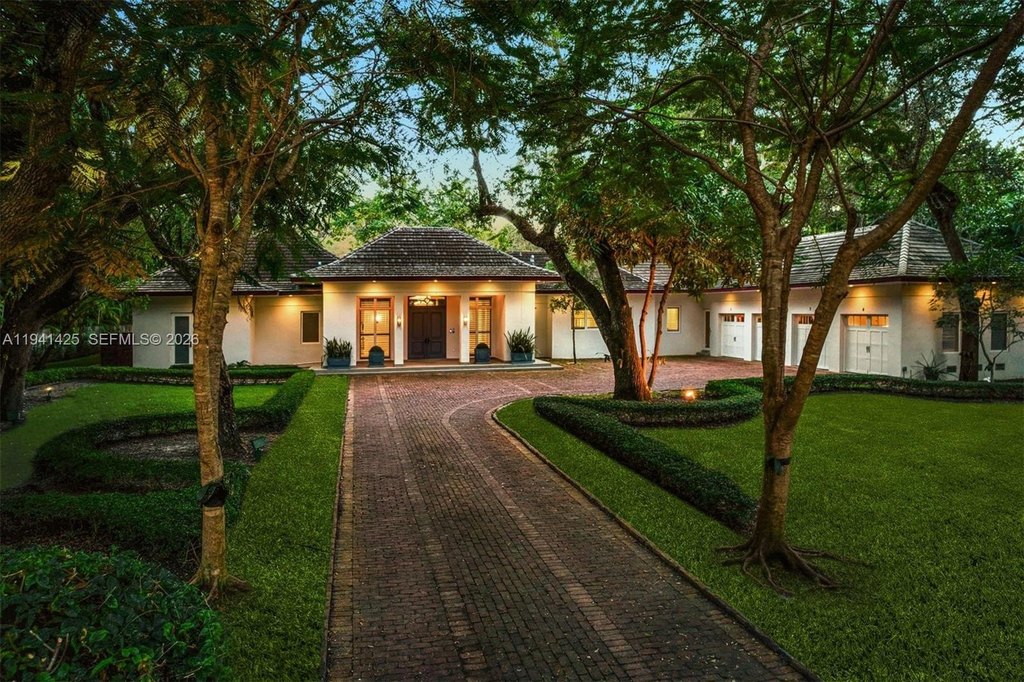 Photo 5 — 4100 Kiaora St, Miami, FL 33133