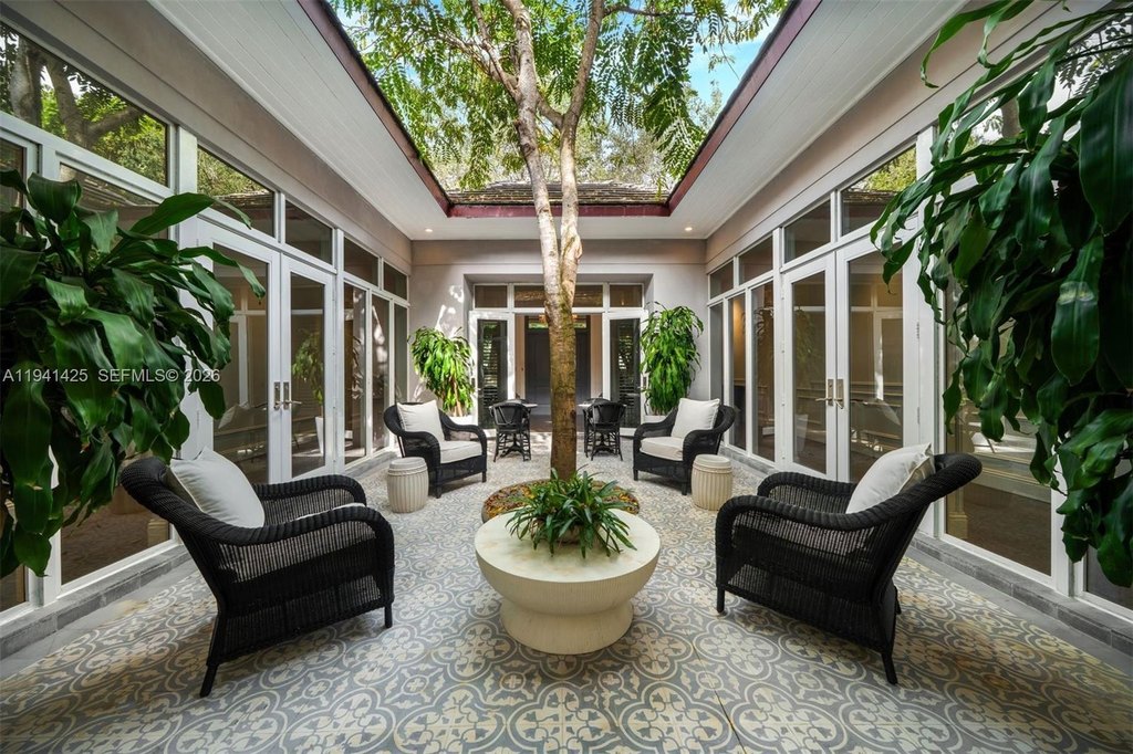 Photo 16 — 4100 Kiaora St, Miami, FL 33133