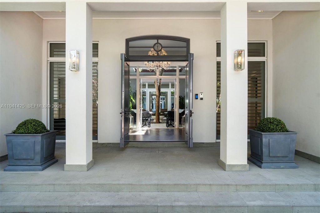 Photo 2 — 4100 Kiaora St, Miami, FL 33133