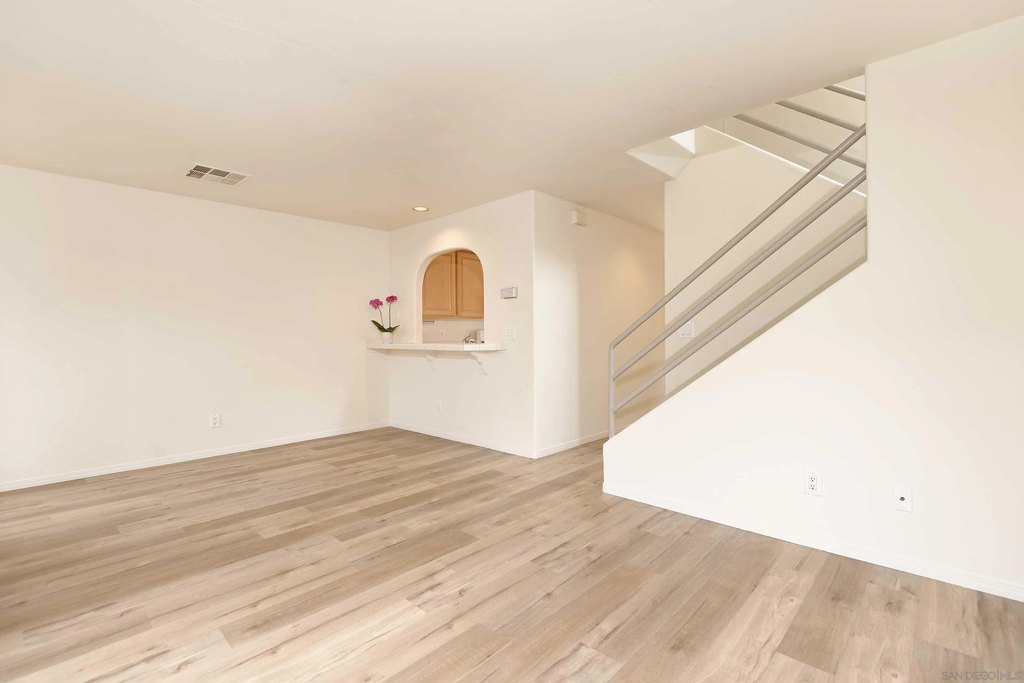 Photo 8 — 4083 Sequoia St, San Diego, CA 92109