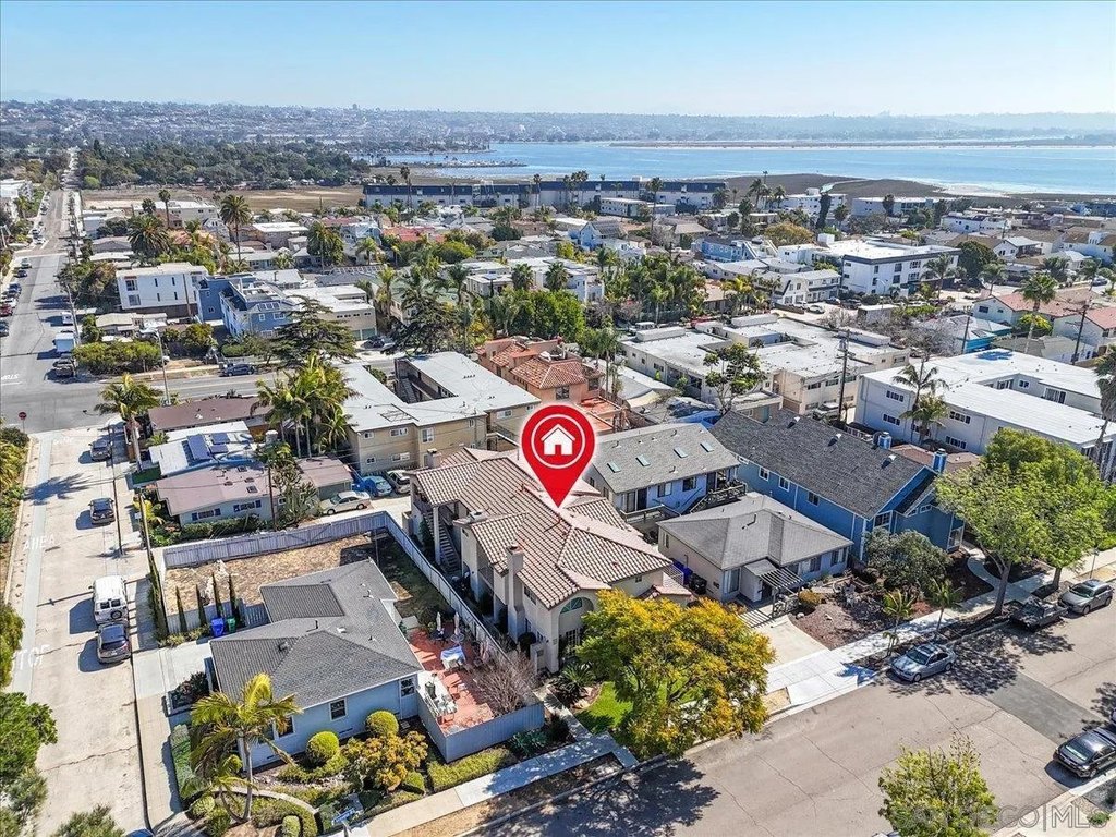 Photo 7 — 4083 Sequoia St, San Diego, CA 92109