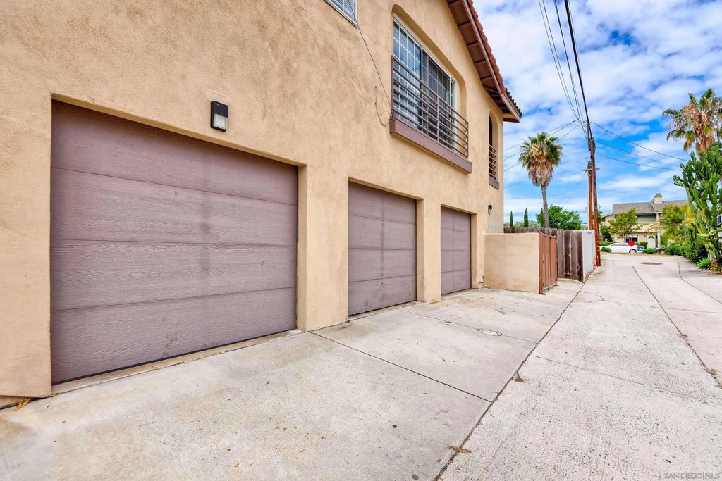 Photo 18 — 4083 Sequoia St, San Diego, CA 92109