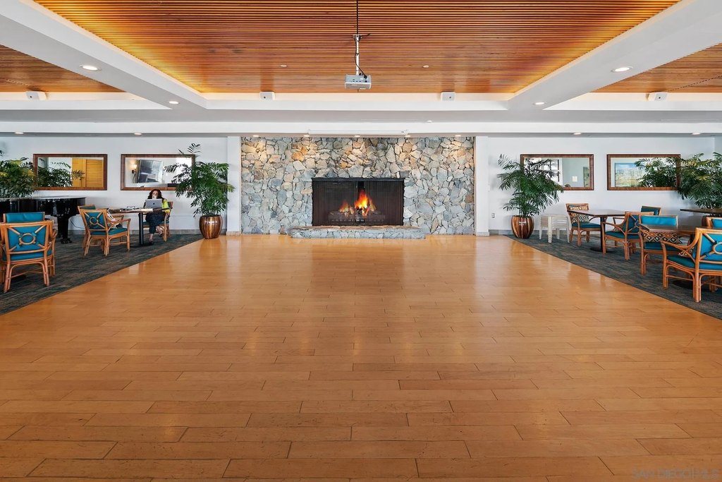 Photo 13 — 1710 Avenida Del Mundo Unit 209, Coronado, CA 92118