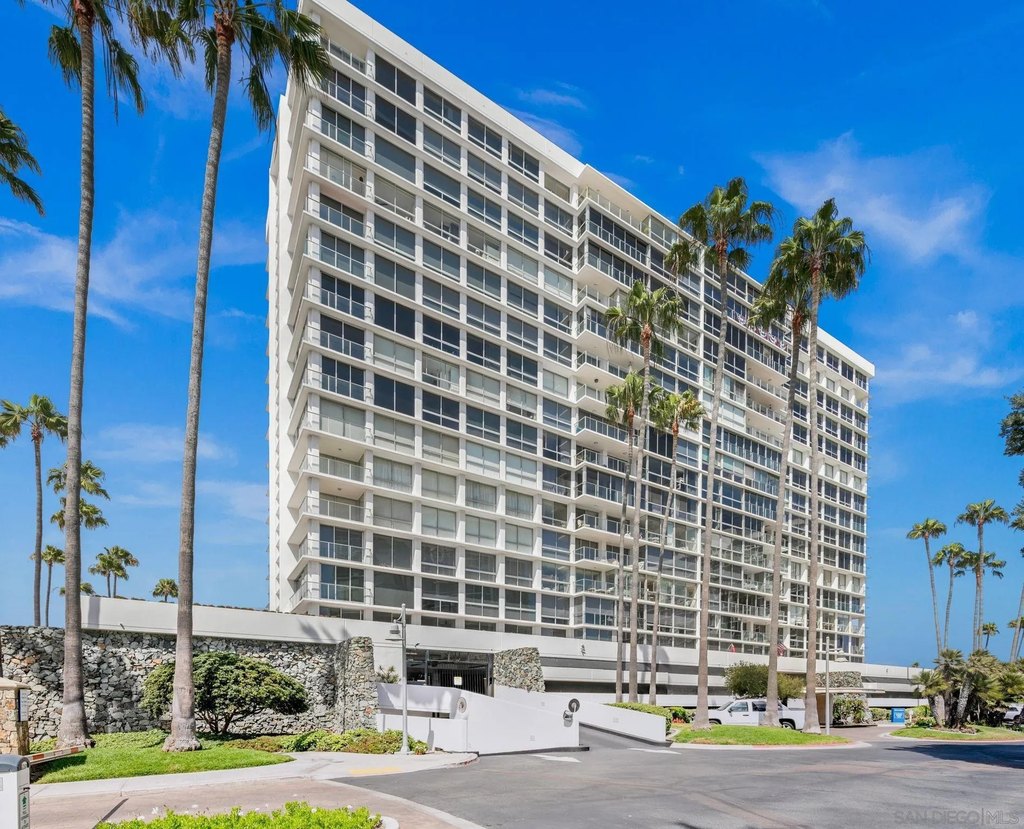 Photo 9 — 1710 Avenida Del Mundo Unit 209, Coronado, CA 92118