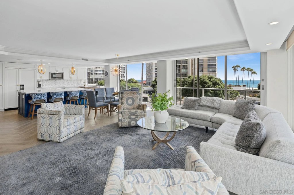 Photo 2 — 1710 Avenida Del Mundo Unit 209, Coronado, CA 92118