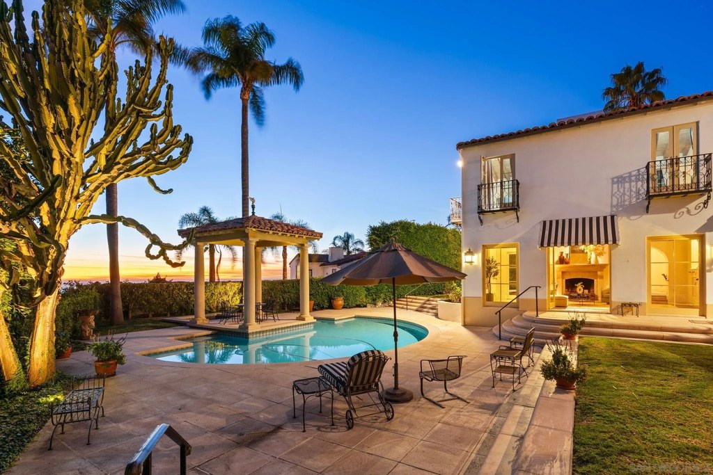 Photo 17 — 6692 La Jolla Scenic Dr S, La Jolla, CA 92037