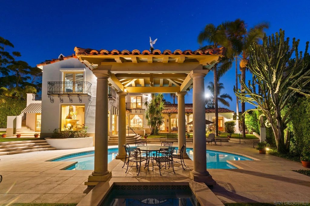 Photo 8 — 6692 La Jolla Scenic Dr S, La Jolla, CA 92037