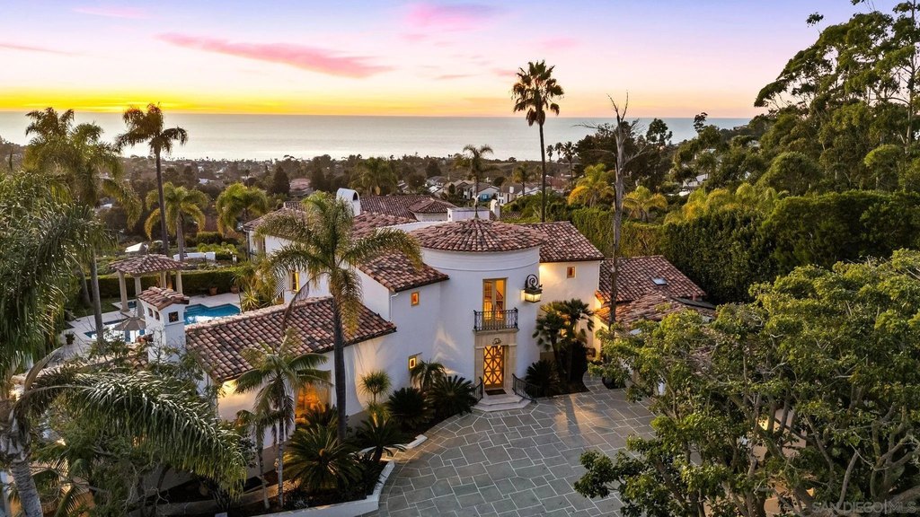 Photo 18 — 6692 La Jolla Scenic Dr S, La Jolla, CA 92037